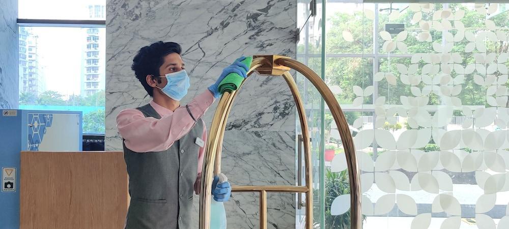 Hilton Garden Inn Lucknow Extérieur photo