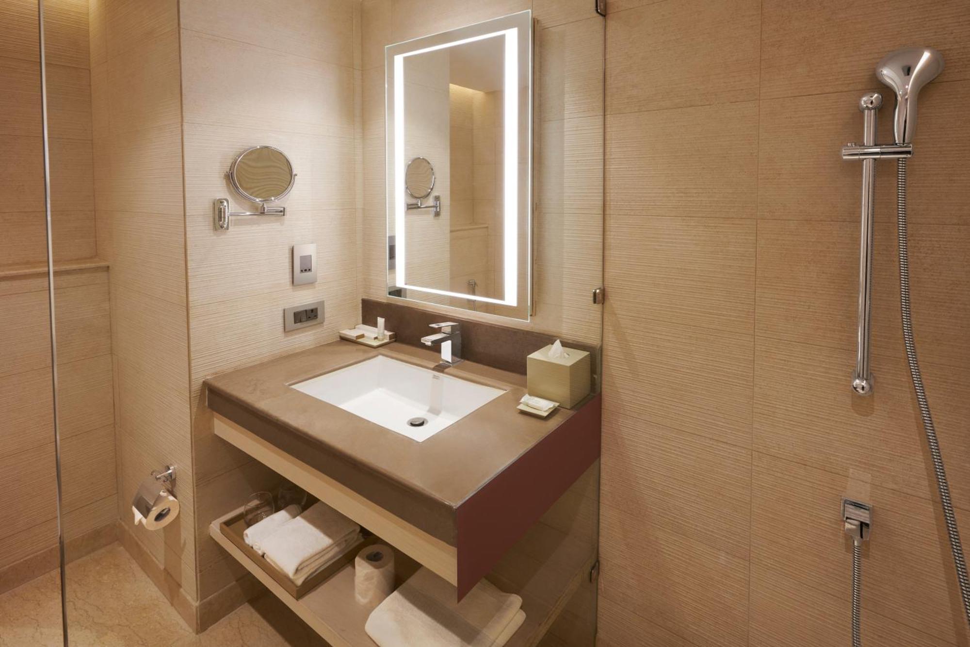 Hilton Garden Inn Lucknow Extérieur photo