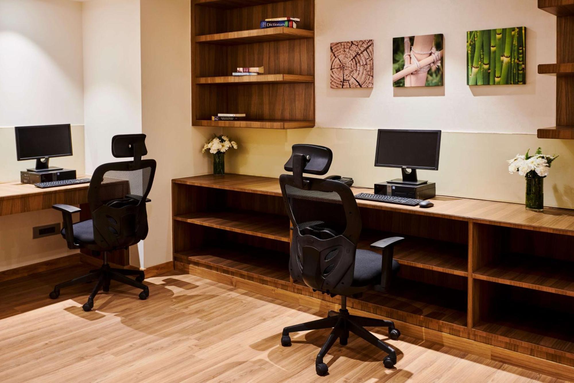 Hilton Garden Inn Lucknow Extérieur photo