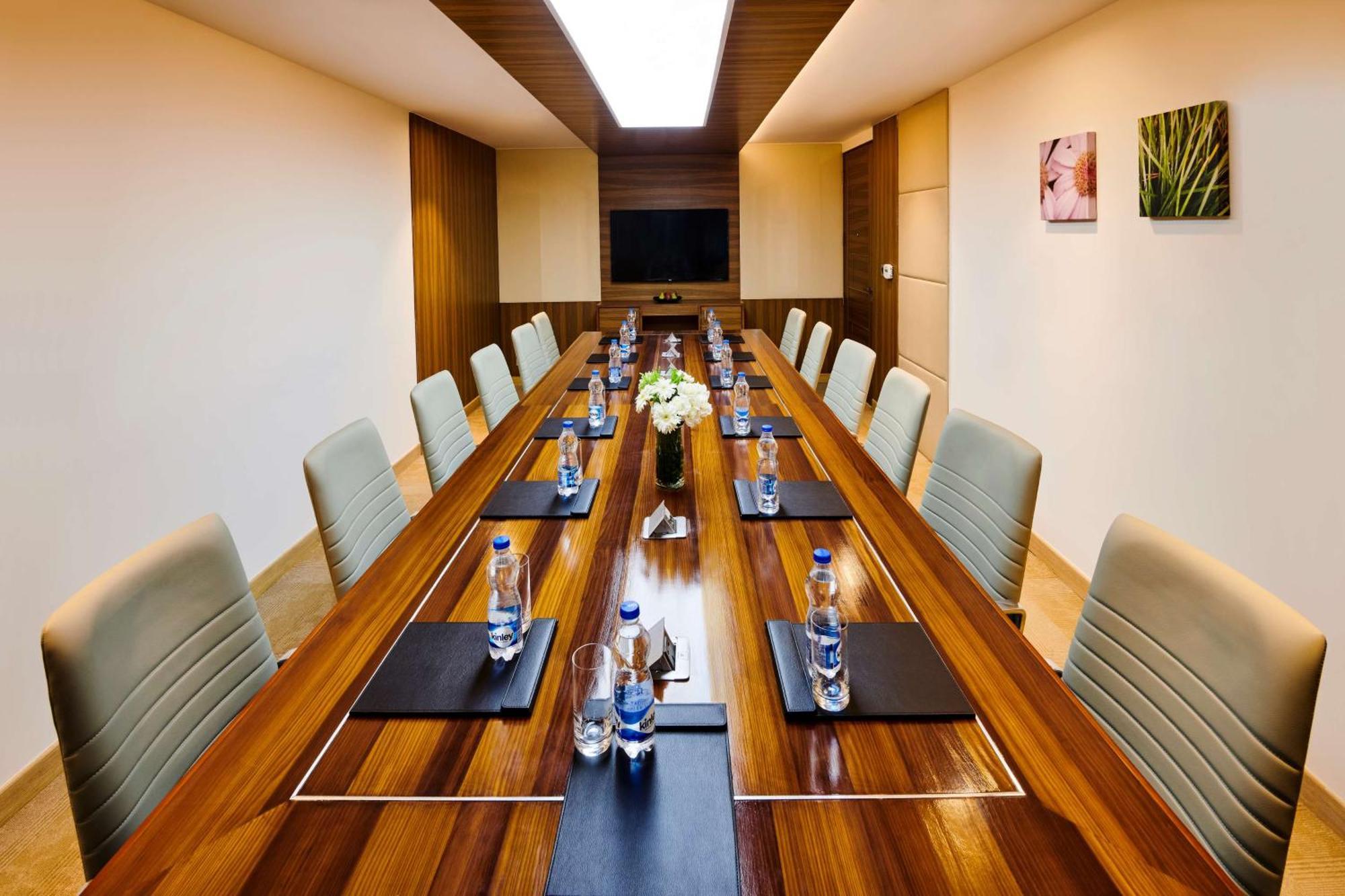 Hilton Garden Inn Lucknow Extérieur photo