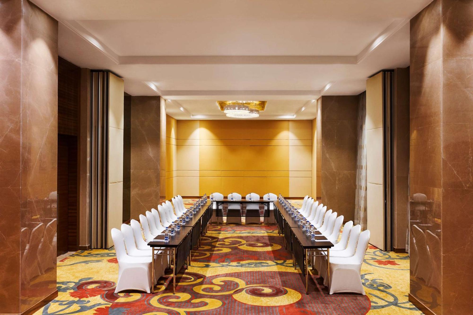 Hilton Garden Inn Lucknow Extérieur photo