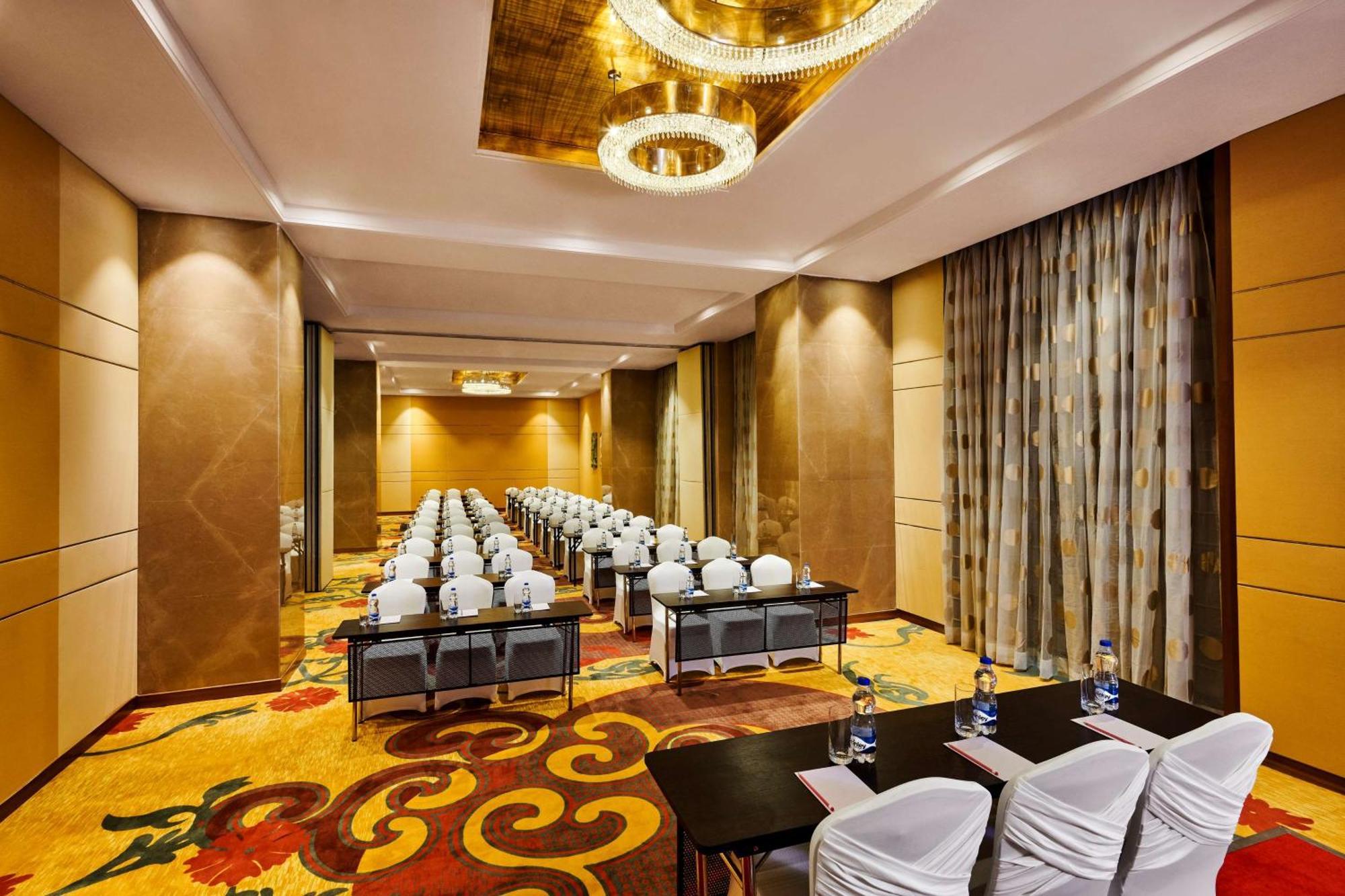 Hilton Garden Inn Lucknow Extérieur photo