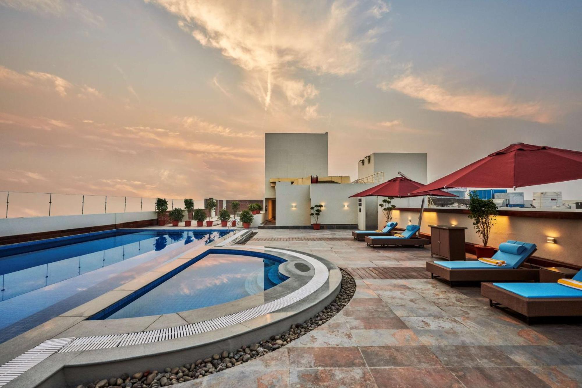 Hilton Garden Inn Lucknow Extérieur photo