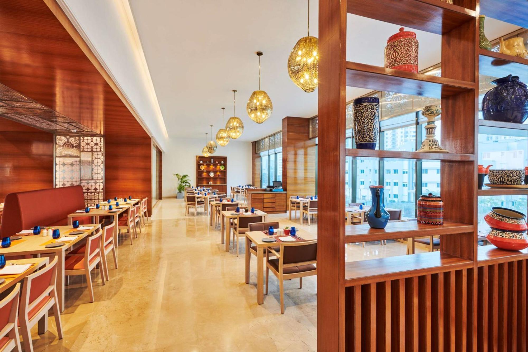 Hilton Garden Inn Lucknow Extérieur photo