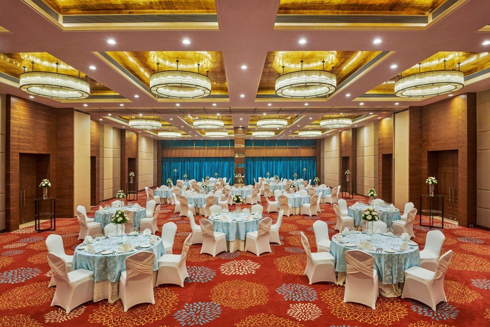 Hilton Garden Inn Lucknow Extérieur photo