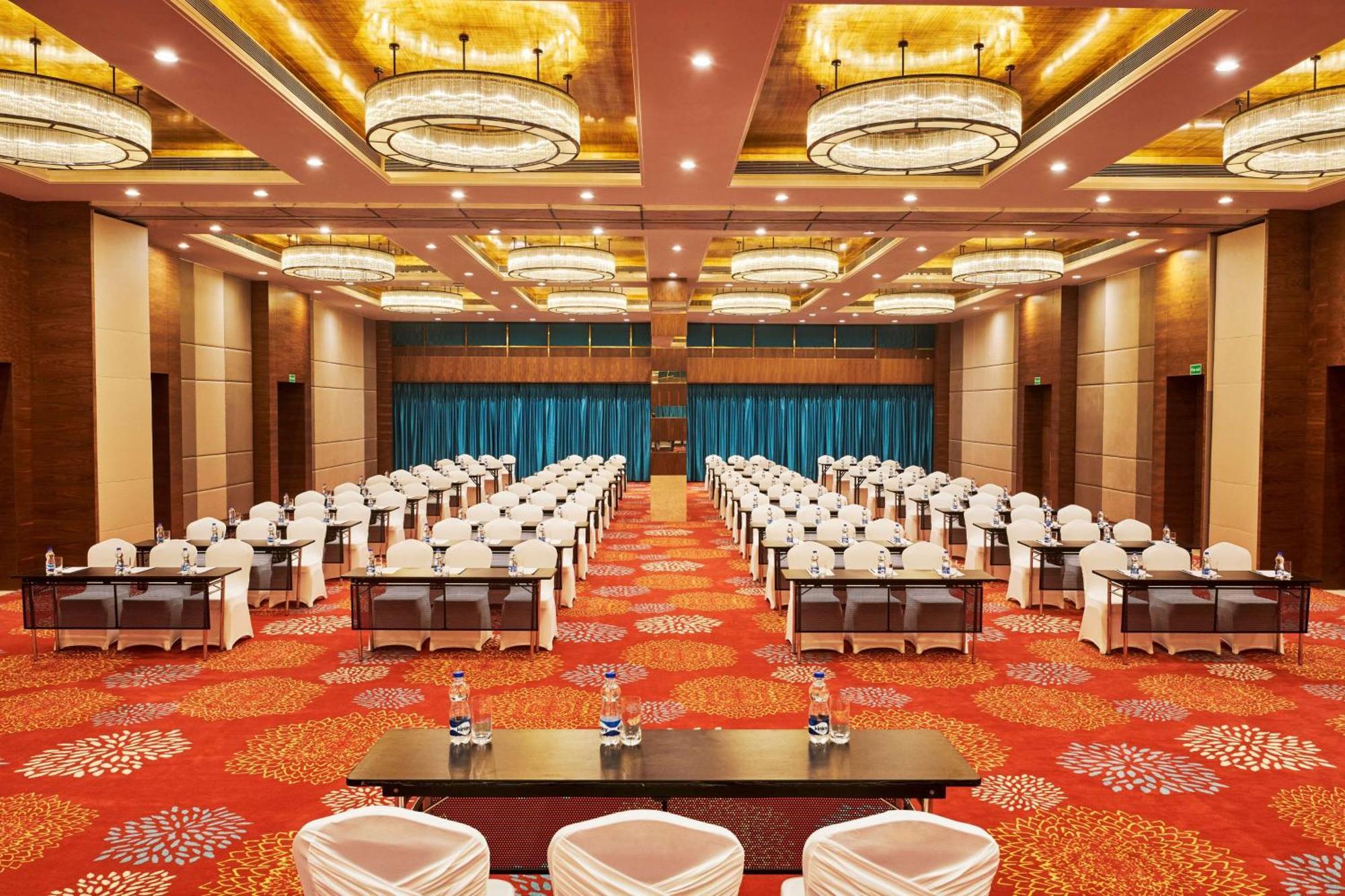 Hilton Garden Inn Lucknow Extérieur photo