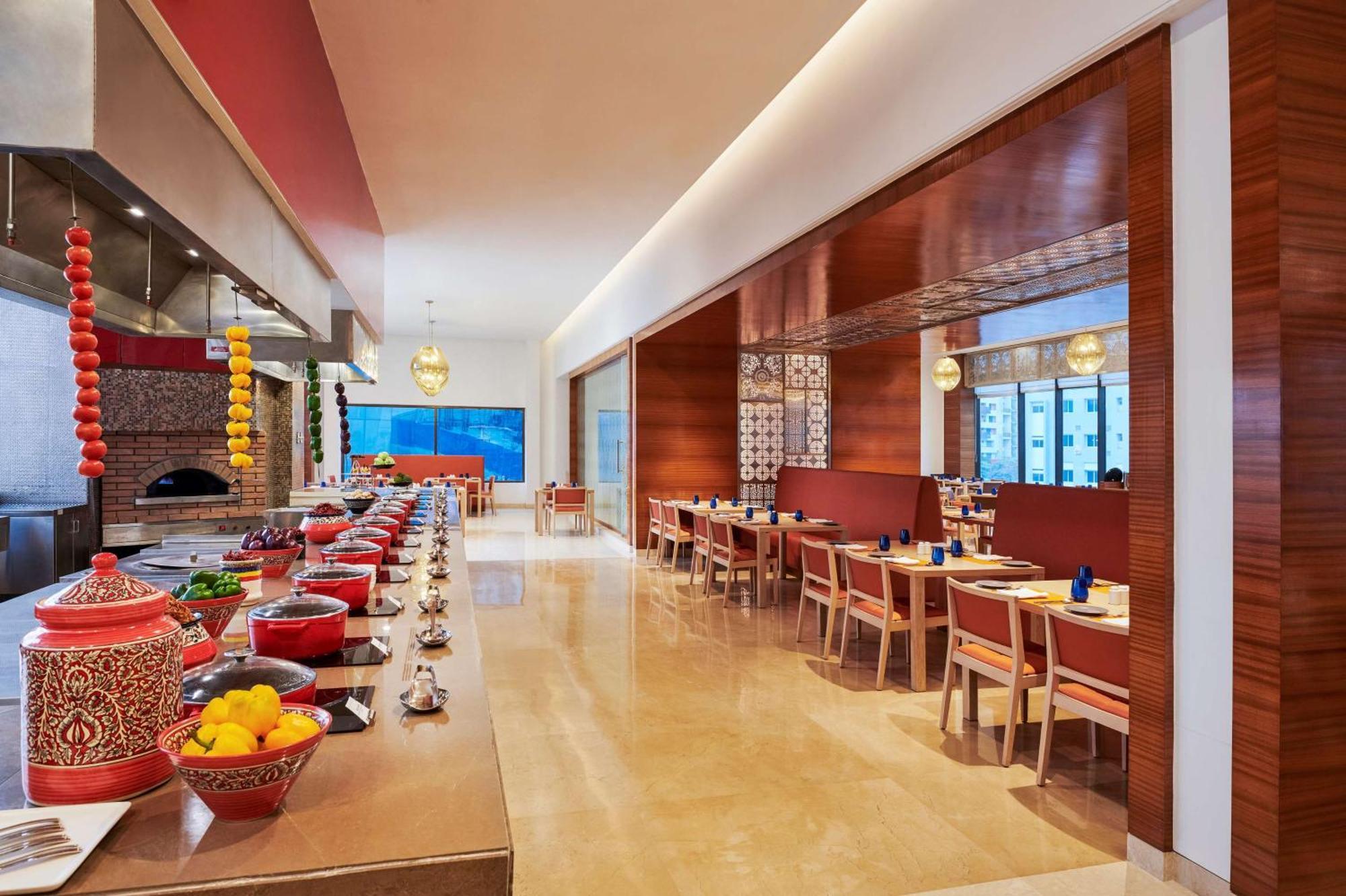 Hilton Garden Inn Lucknow Extérieur photo