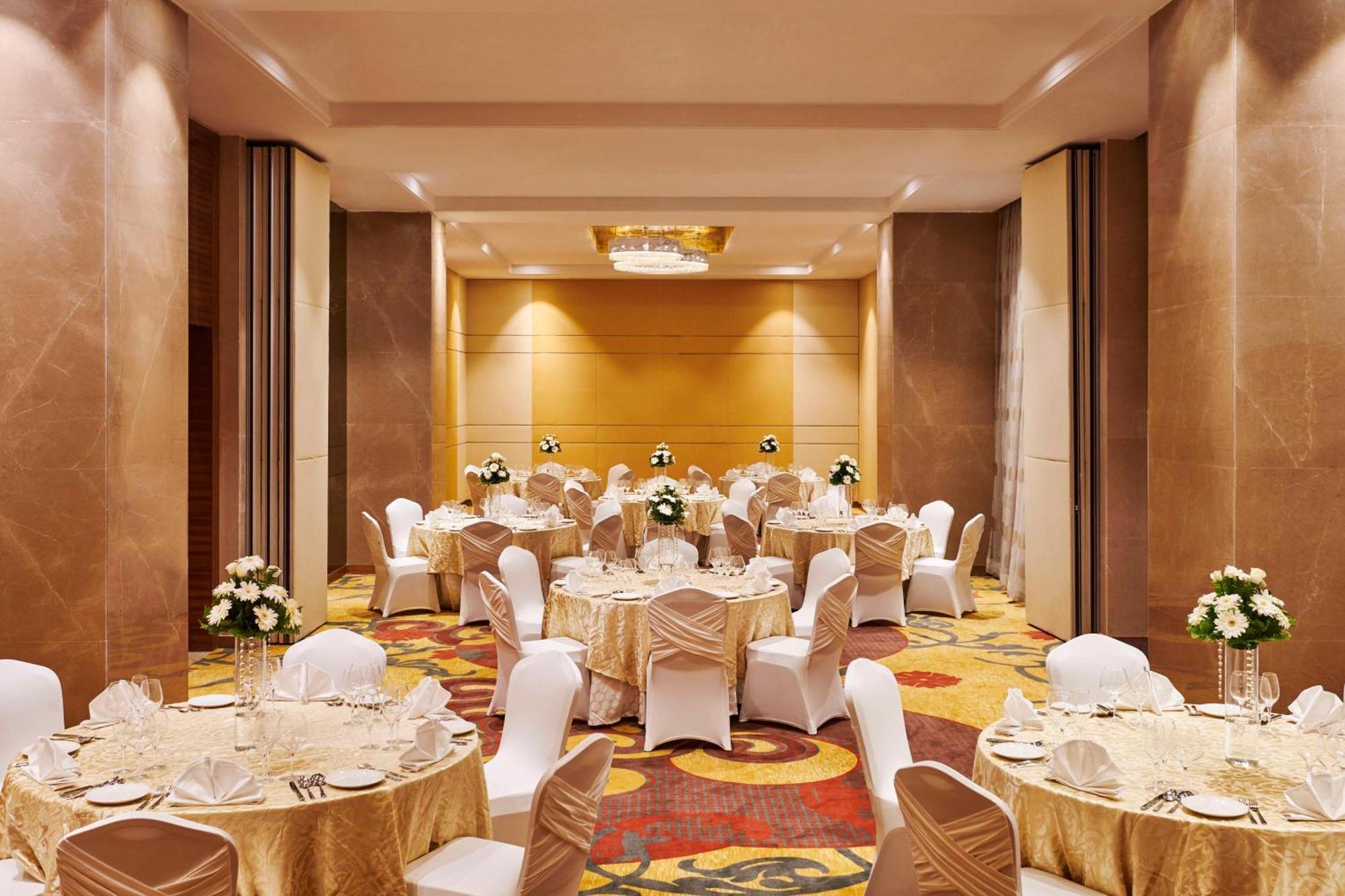 Hilton Garden Inn Lucknow Extérieur photo